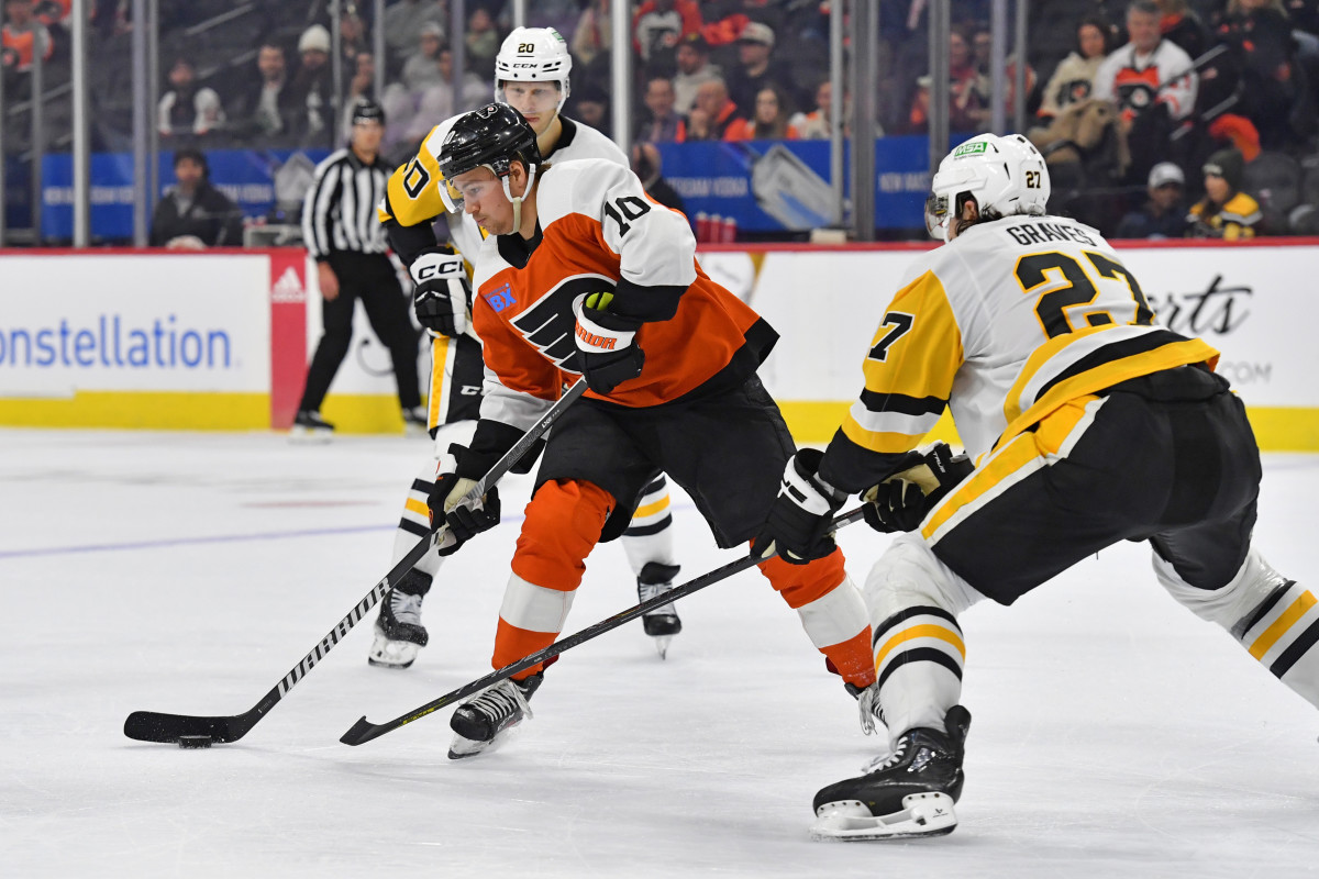 Bobby Brink looks to pass